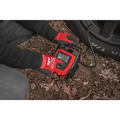 M12™ Akku-Kompressor M12BI-0_7