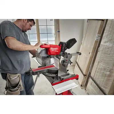 Scie à onglet radiale à accu_1